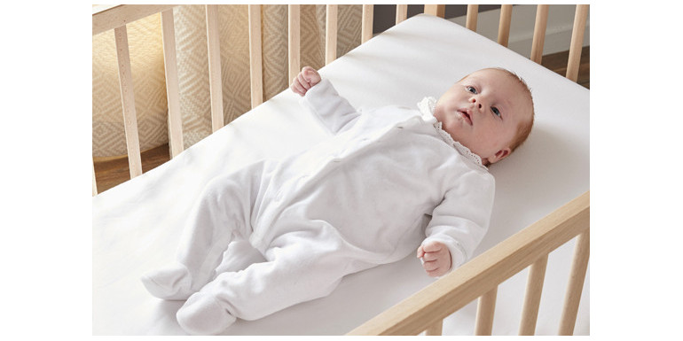 Comment surélever un matelas bébé ?