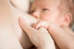 Je n’ai pas assez de lait : comment augmenter ma lactation ?